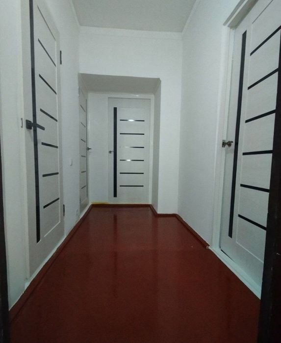 Сергели 6 да 1 хонали уй сотилади