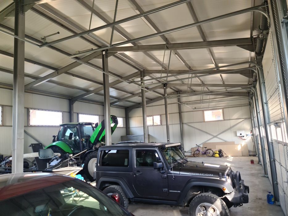 Inchiriez hala zona metro 250m