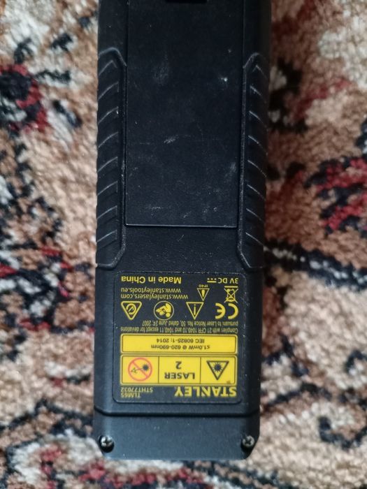 Telemetru cu laser STANLEY