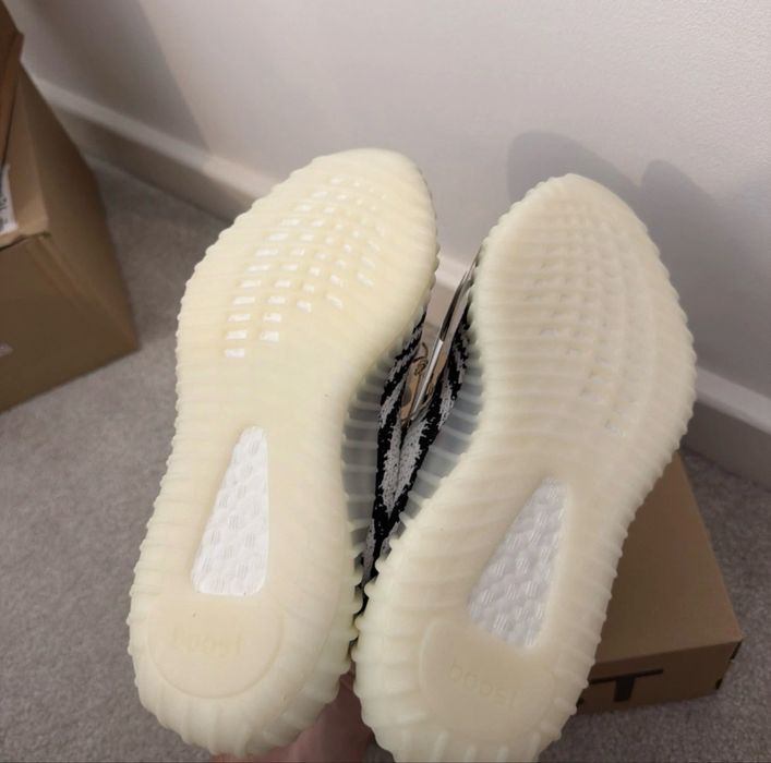 Yeezy 350 v2 Zebra , Alb/Negru, Marimi 41-42