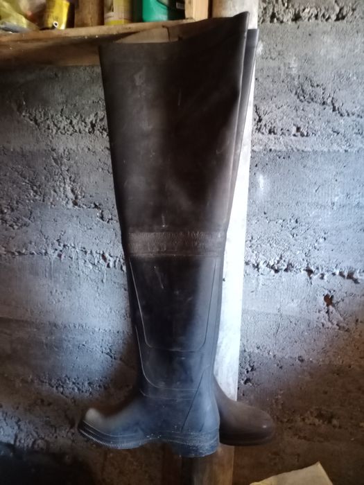 Резиновые сапоги, болотники