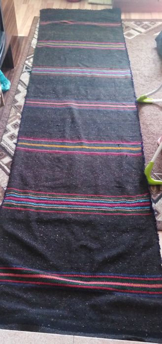 вълнена тъкана пътека