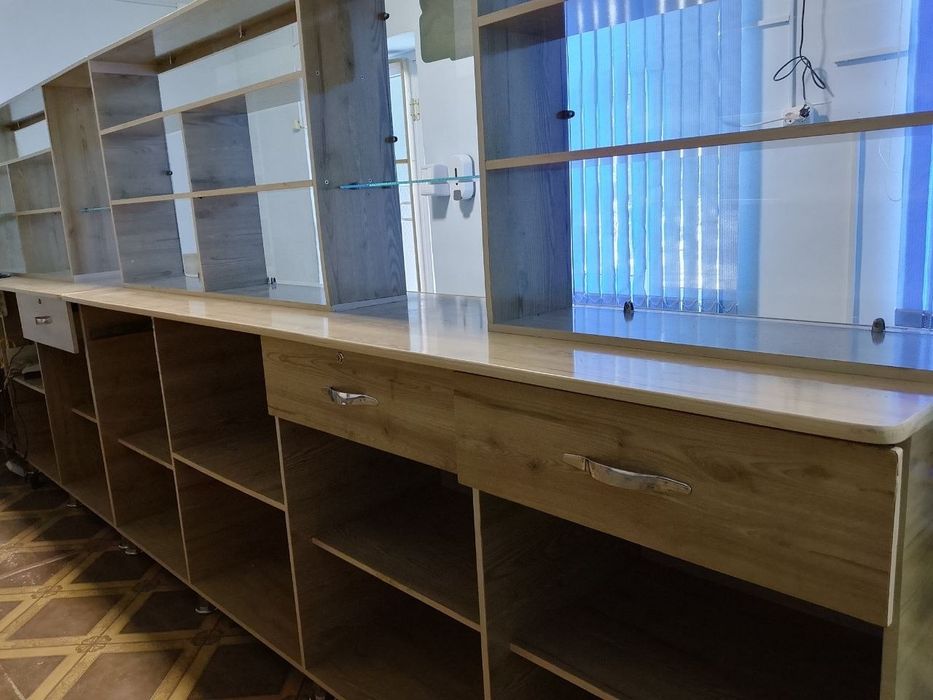 Mebel dorixona uchun tayyor holati yaxshi toʻliq hammasi sotiladi