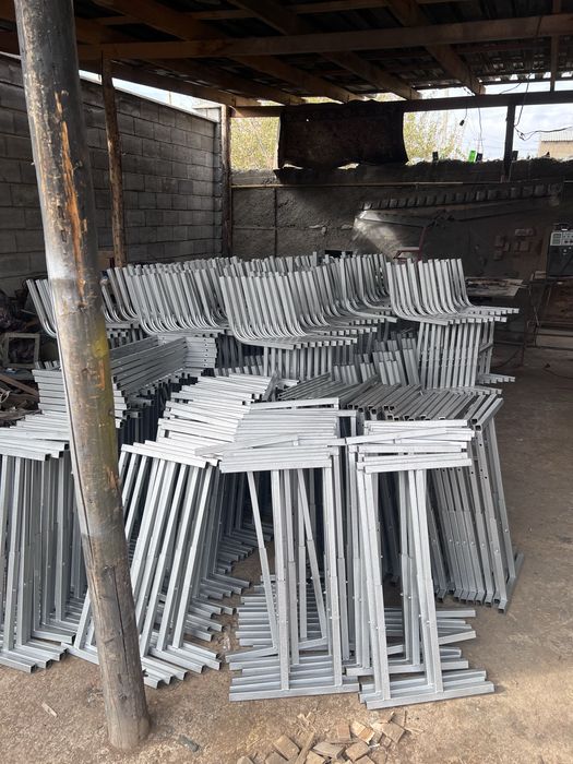 Парта школьная в наличии