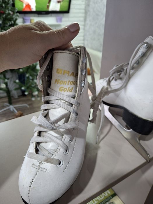 Продам детские коньки-30 размера-4000