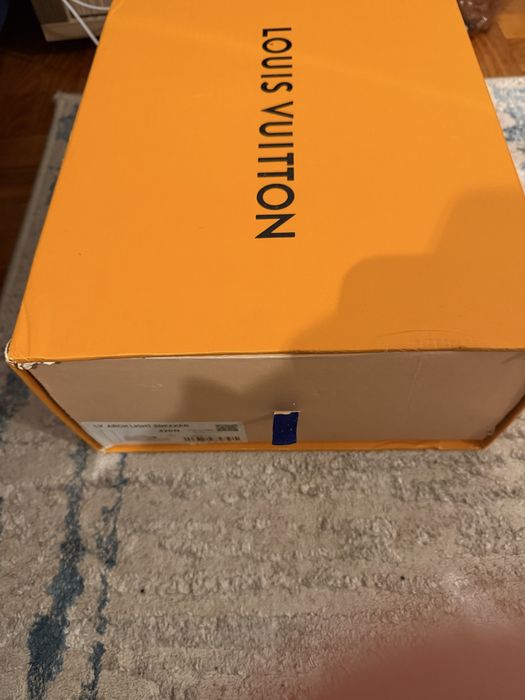 vand Louis Vuitton skate stare foarte buna