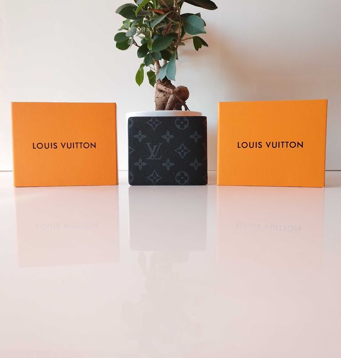 Louis Vuitton портфейли черни