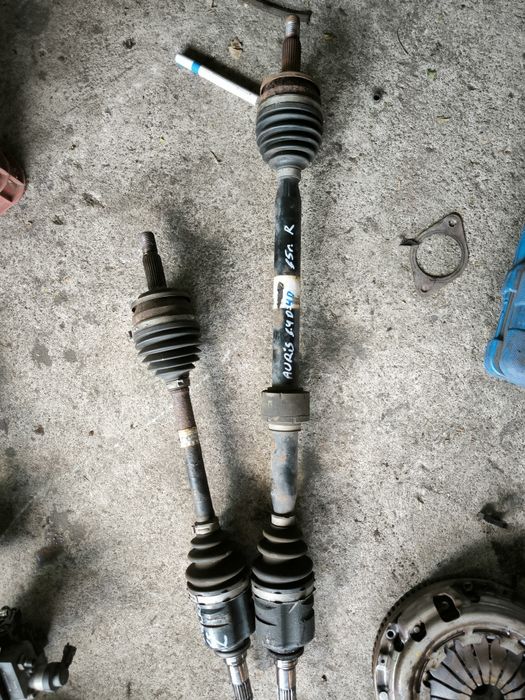 Полуоски за Toyota Auris 1.4 d4d