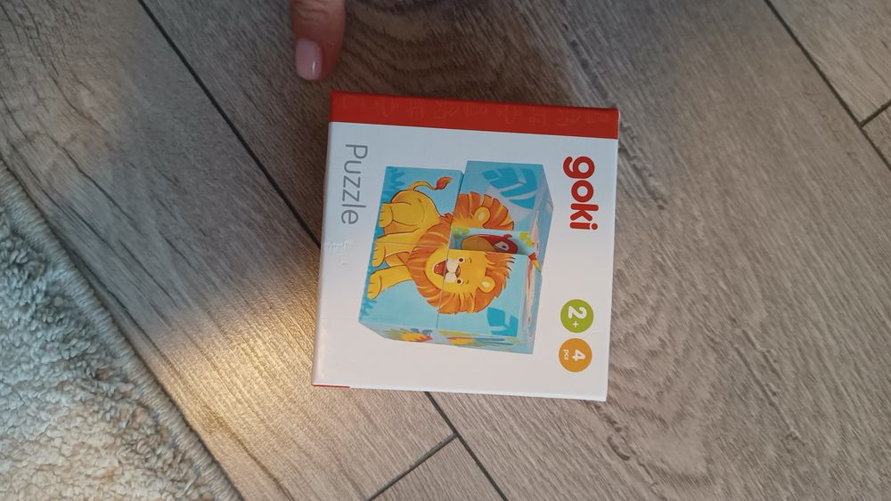 Бебешки образователни играчки, пъзели.