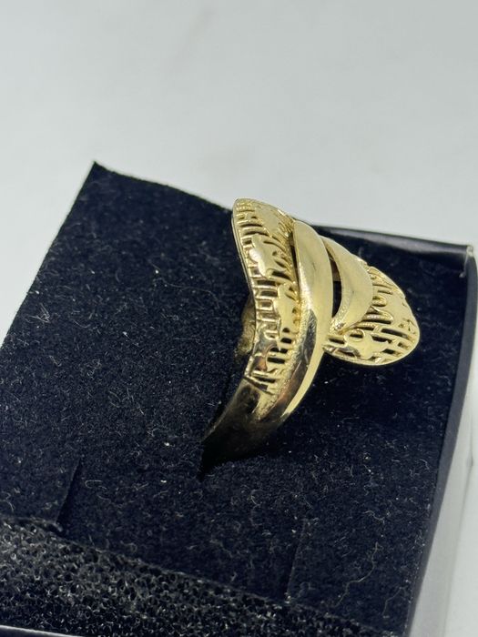 80е/грам златен дамски пръстен 3.67гр 14к 585