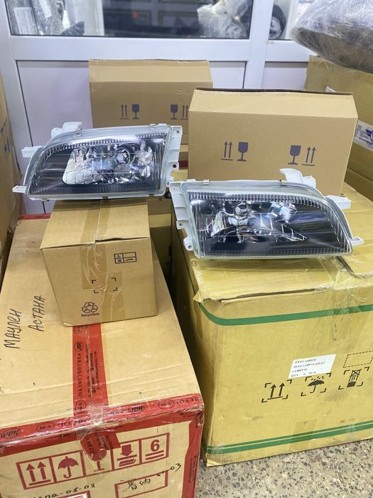 Фара Toyota carina e