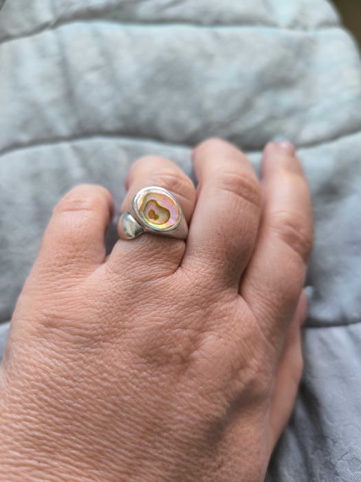 Сребърен пръстен с шарен камък