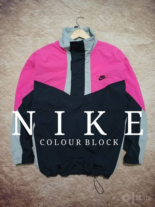Продам сильную винтажную ветровку Nike