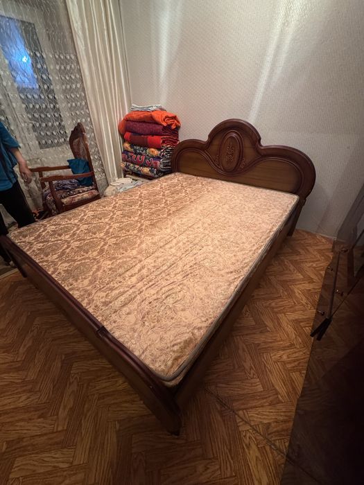 Продаеться кровать полуторка
