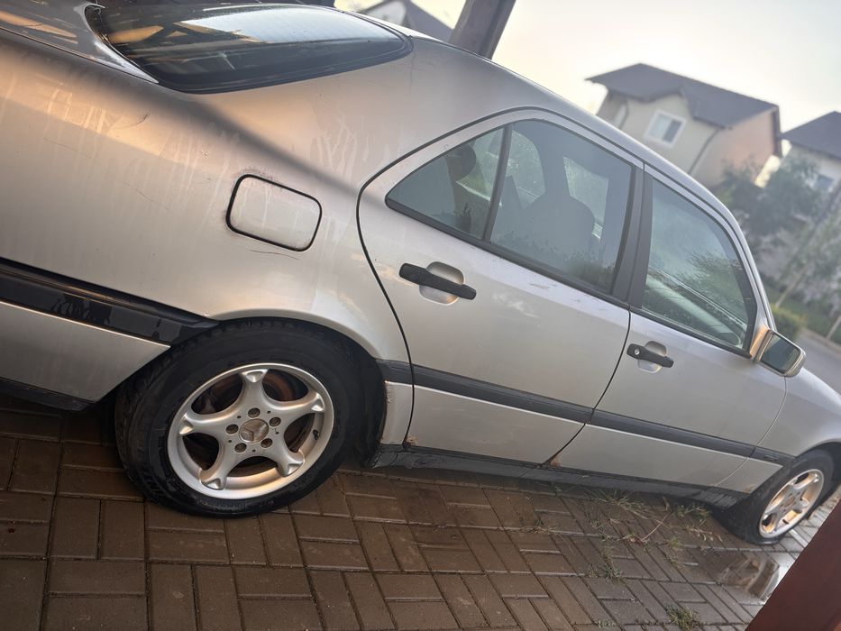 Oldtimer Mercedes Benz C180 de vanzare