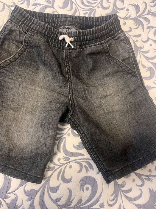 Pantaloni scurți de blug