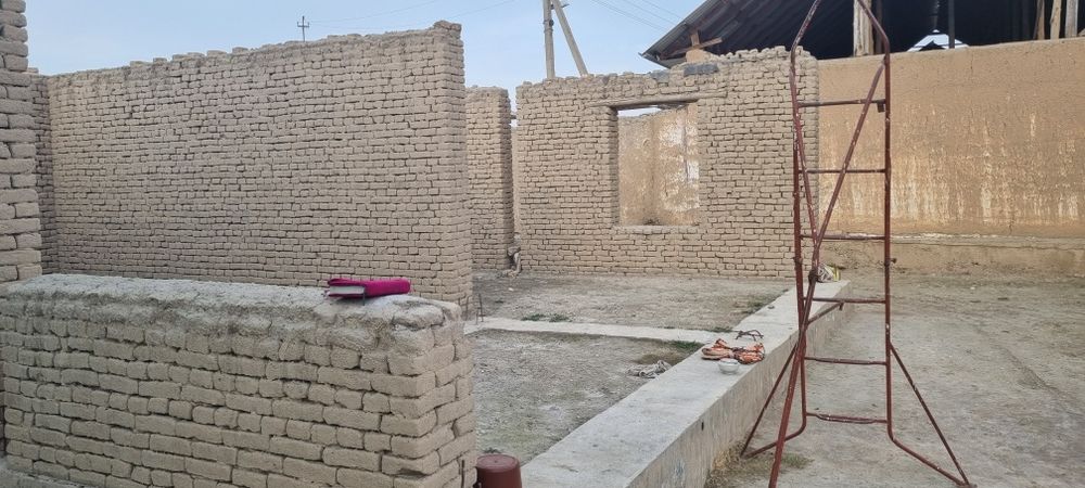 Сотилади 10 сотих ер . Кувасой шахар ВАЛИК МФЙ Гулшан кучасида