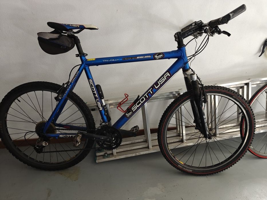 Bicicleta de vânzare