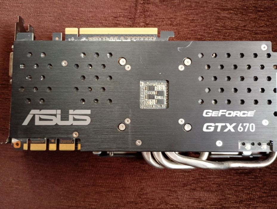 Vând placa video Asus 4 GB ddr5