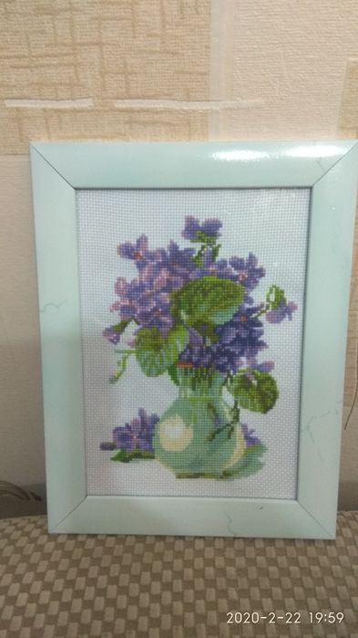 Вышивка крестиком ромашки, цветы в вазе.