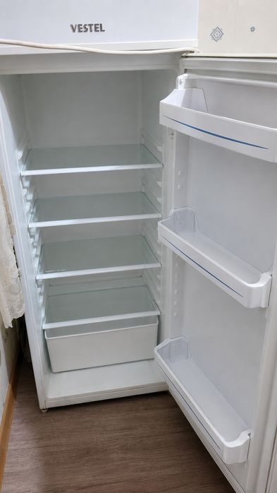 Продам холодильник VESTEL