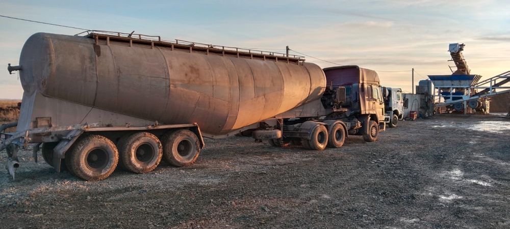 HOWO тягач с прицепом (цементовоз)