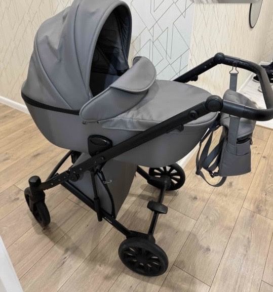 Продам коляску anex e/type