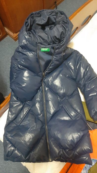 Продам куртки на девочку