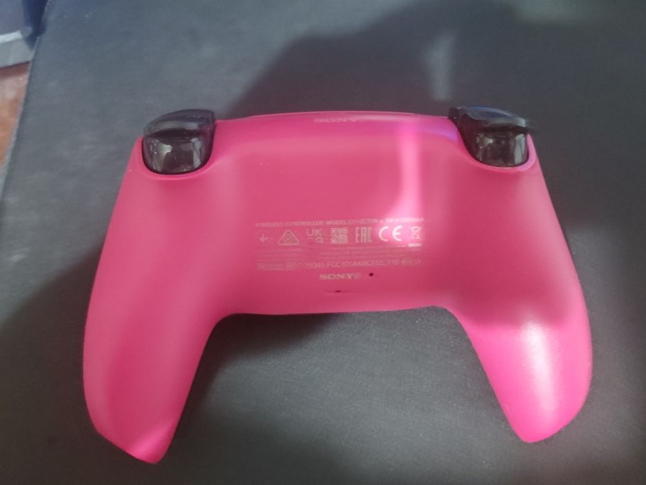 Контролер PS5 COSMIC RED като нов
