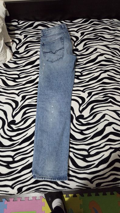 Дънки на марката Guess