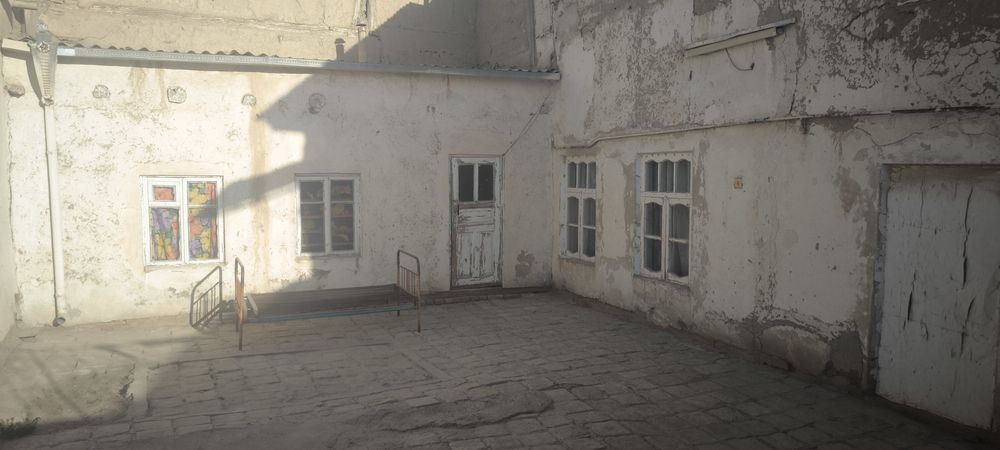Buxoro eski shahar hovli...