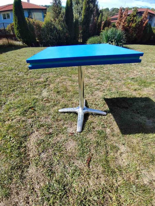 Червени кожени бар столове