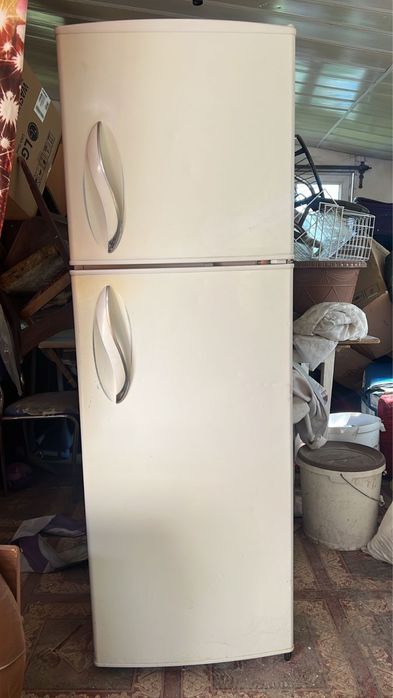 Холодильник двухкамерный