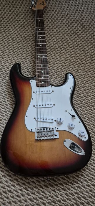 Электрогитара фендер