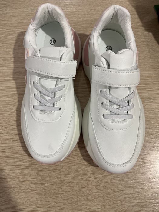 Детские кроссовки