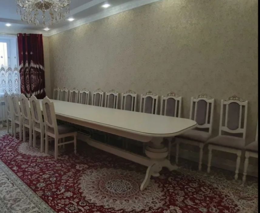 Продам гостиный стол