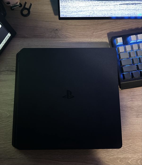 PlayStation 4 slim 1TB