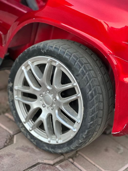 Детская машинка на аккумуляторе