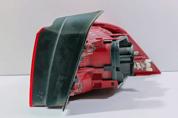 Stop Stanga  3AE945095F Volkswagen VW Passat B7