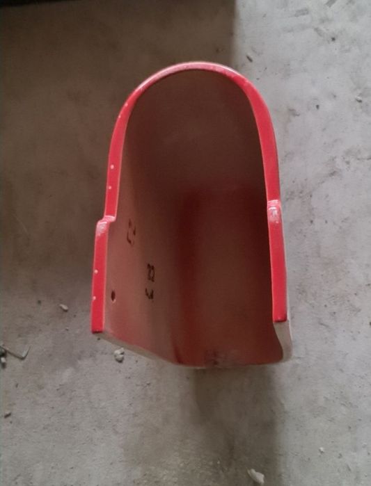 Пьедестал красный пол раковину