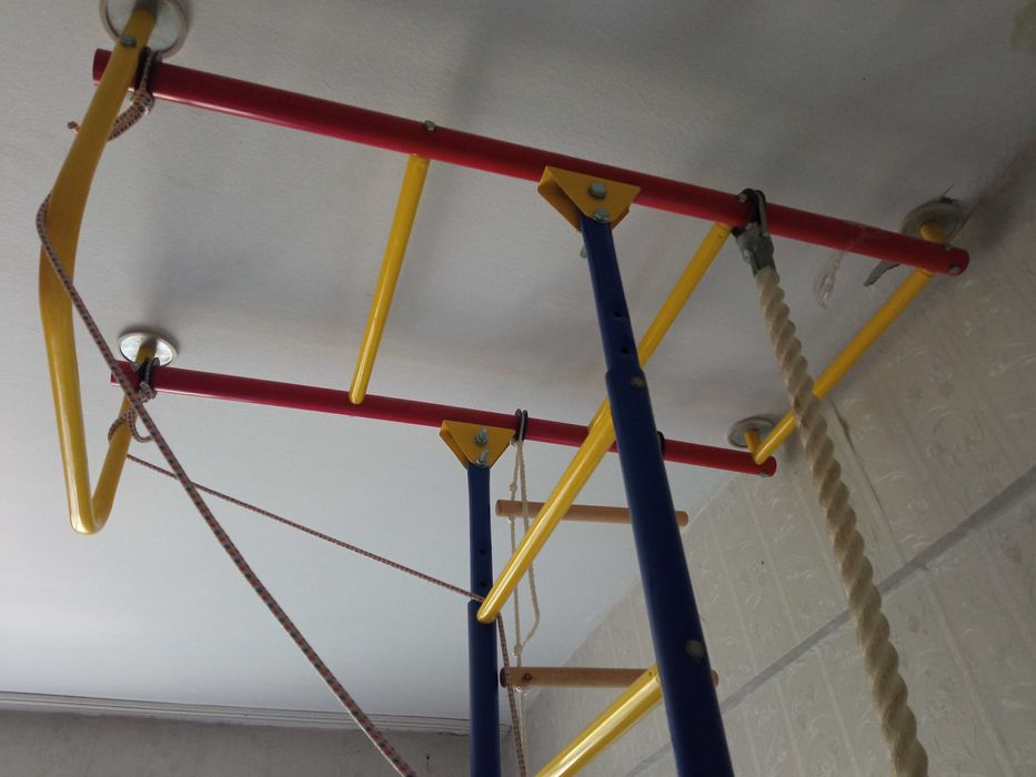 Продам детский спорт.комплекс  20.000