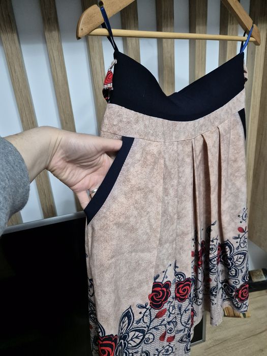 Vand fusta marime 40