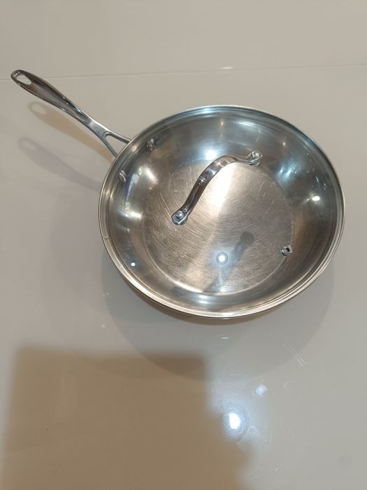 Продам сковороду.