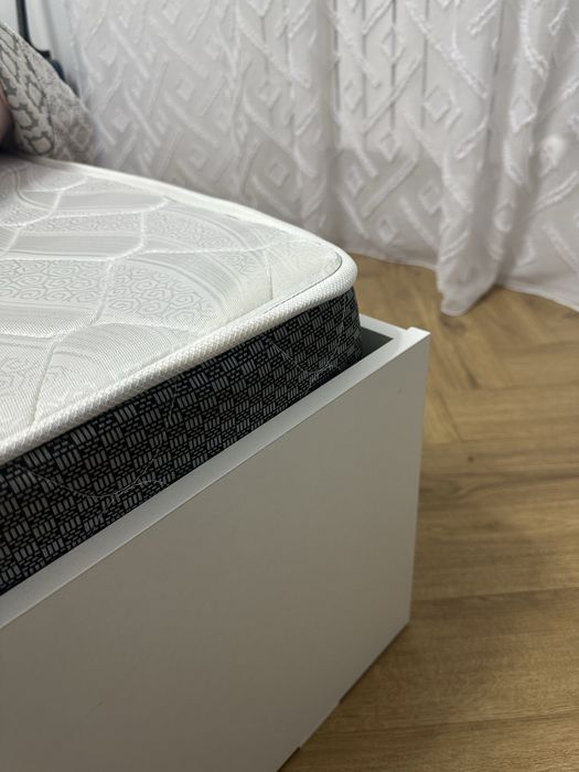 Продам кровать ( 2 тумбы в подарок )