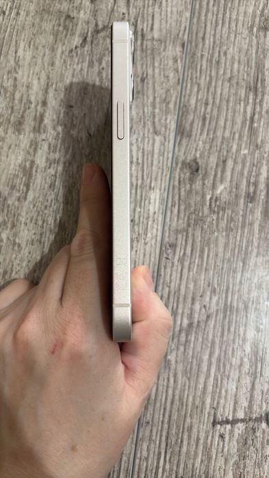 Продам Iphone 13