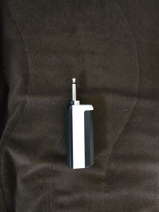 Продавам два микрофона