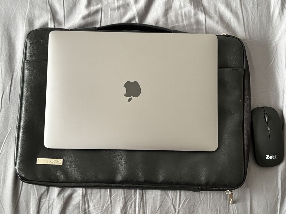MacBook Air 13 inch M1 8/256
