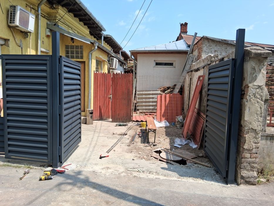 Executam la cerere ,porti,grilaje,garduri,hale