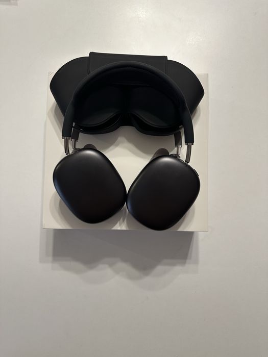 Airpods max space gray