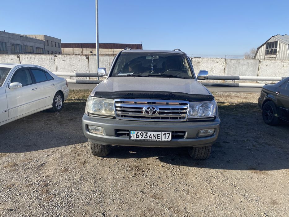 Toyota Land Cruiser 100